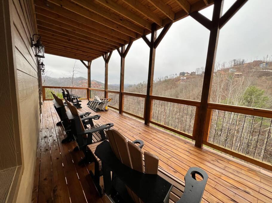 * * 4 Master Bedrooms, Views, Theater, Arcade, Evc Gatlinburg Eksteriør billede