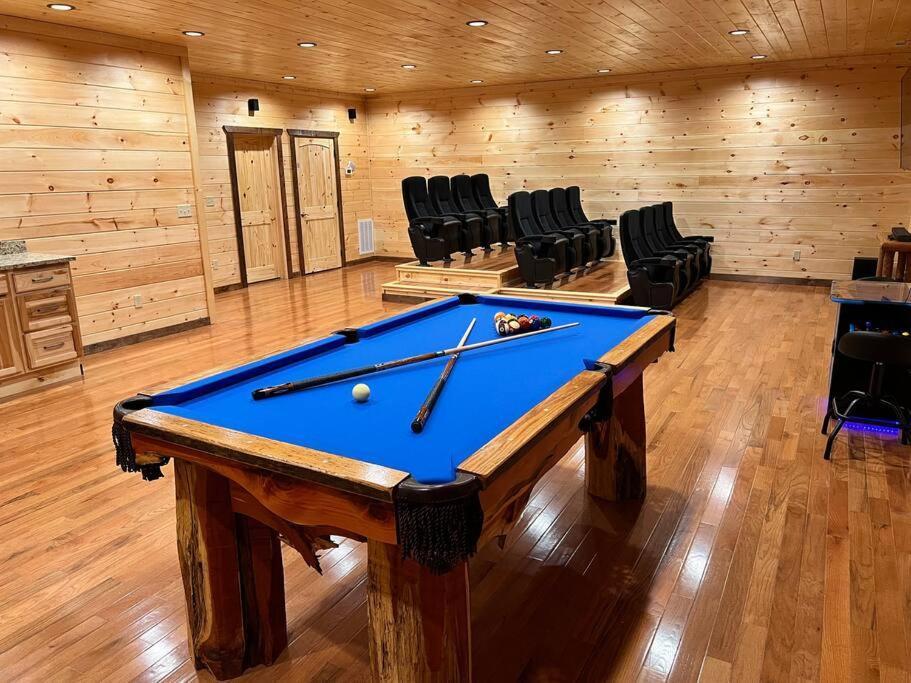 * * 4 Master Bedrooms, Views, Theater, Arcade, Evc Gatlinburg Eksteriør billede