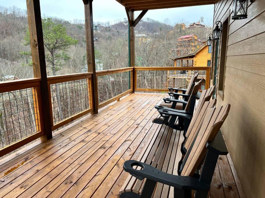 * * 4 Master Bedrooms, Views, Theater, Arcade, Evc Gatlinburg Eksteriør billede