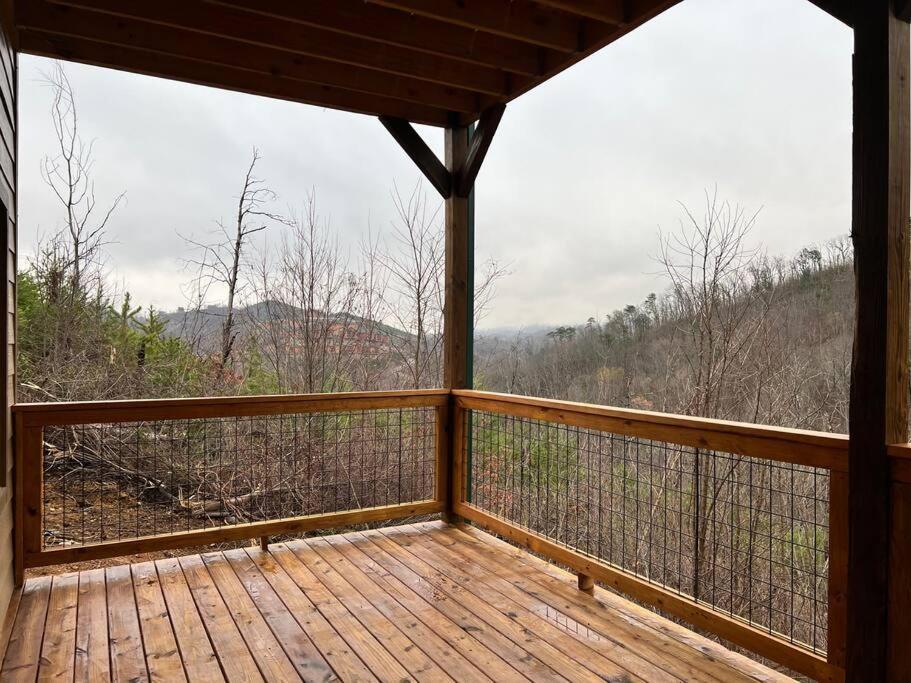 * * 4 Master Bedrooms, Views, Theater, Arcade, Evc Gatlinburg Eksteriør billede