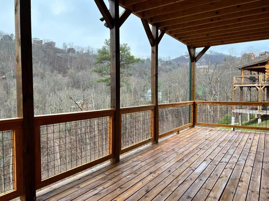 * * 4 Master Bedrooms, Views, Theater, Arcade, Evc Gatlinburg Eksteriør billede
