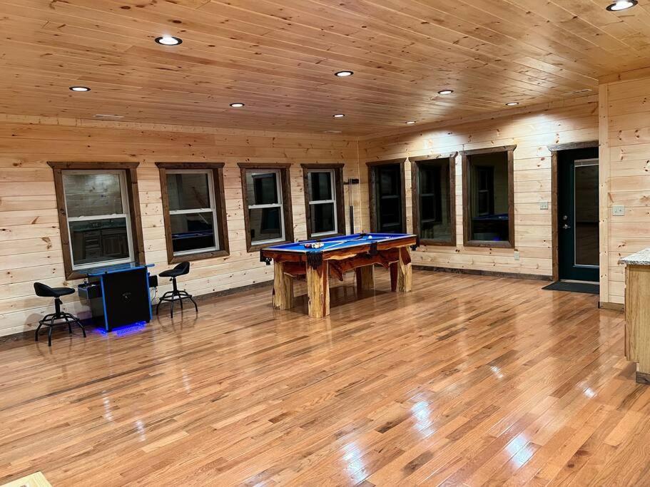 * * 4 Master Bedrooms, Views, Theater, Arcade, Evc Gatlinburg Eksteriør billede