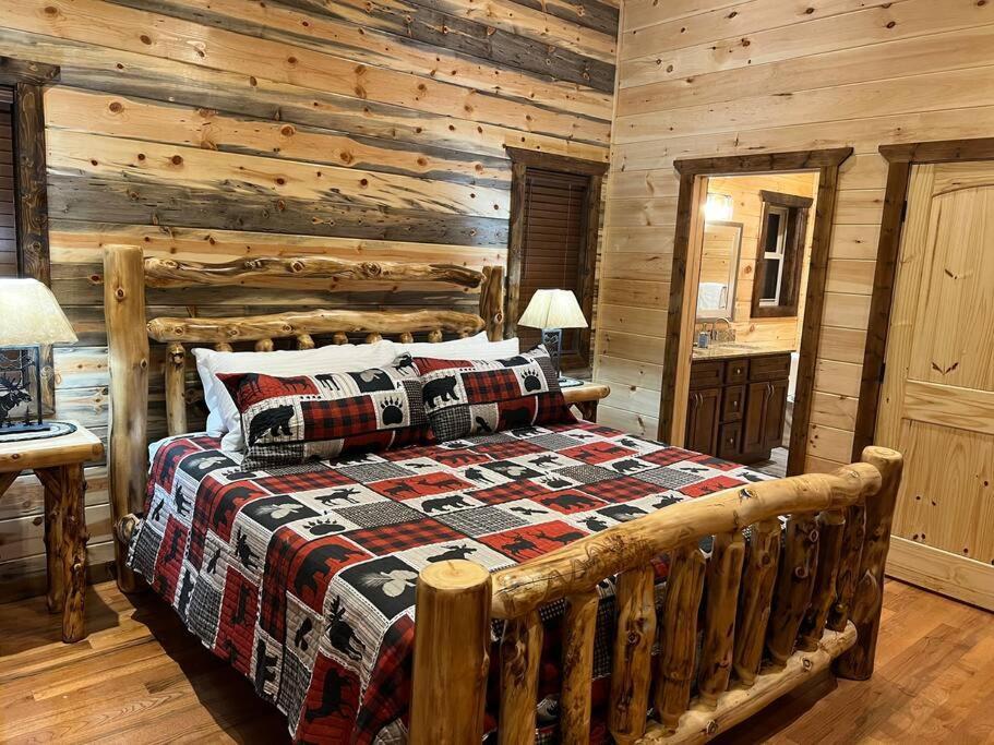* * 4 Master Bedrooms, Views, Theater, Arcade, Evc Gatlinburg Eksteriør billede