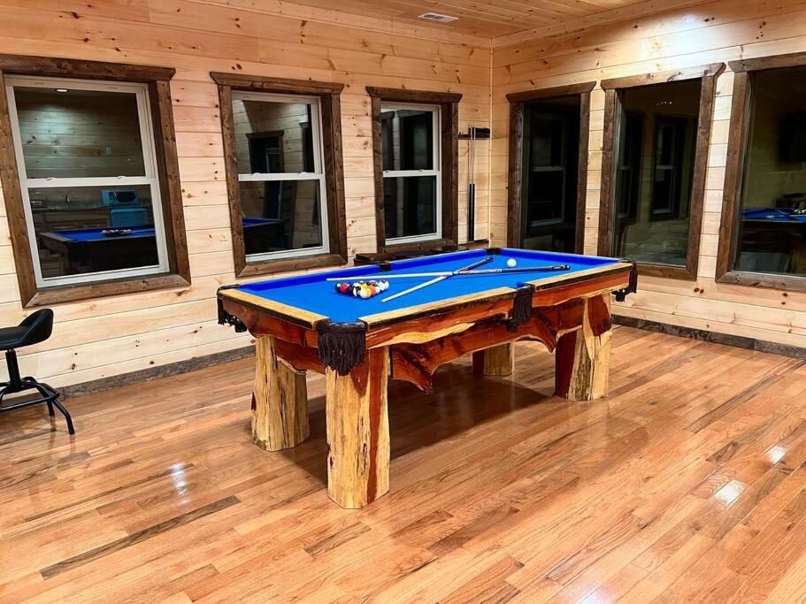 * * 4 Master Bedrooms, Views, Theater, Arcade, Evc Gatlinburg Eksteriør billede