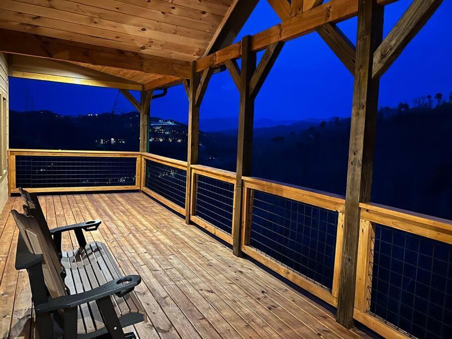 * * 4 Master Bedrooms, Views, Theater, Arcade, Evc Gatlinburg Eksteriør billede