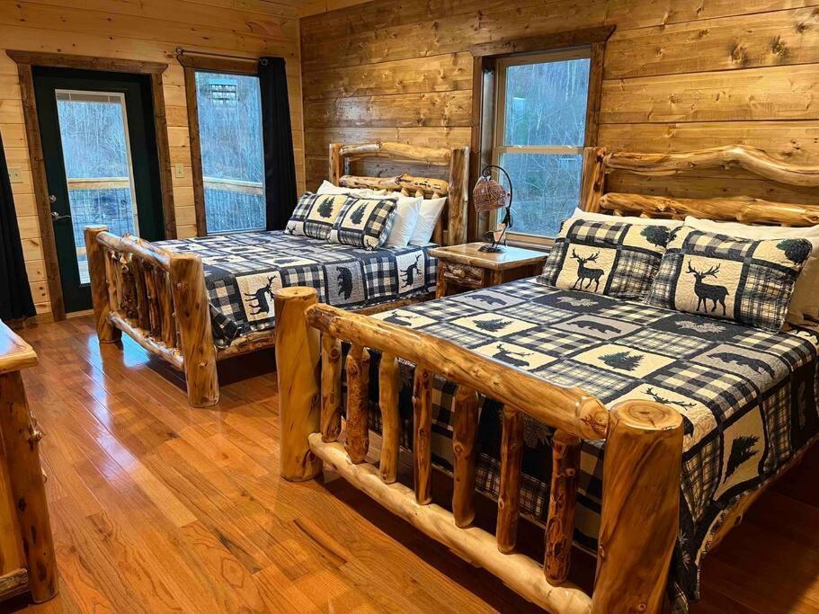 * * 4 Master Bedrooms, Views, Theater, Arcade, Evc Gatlinburg Eksteriør billede